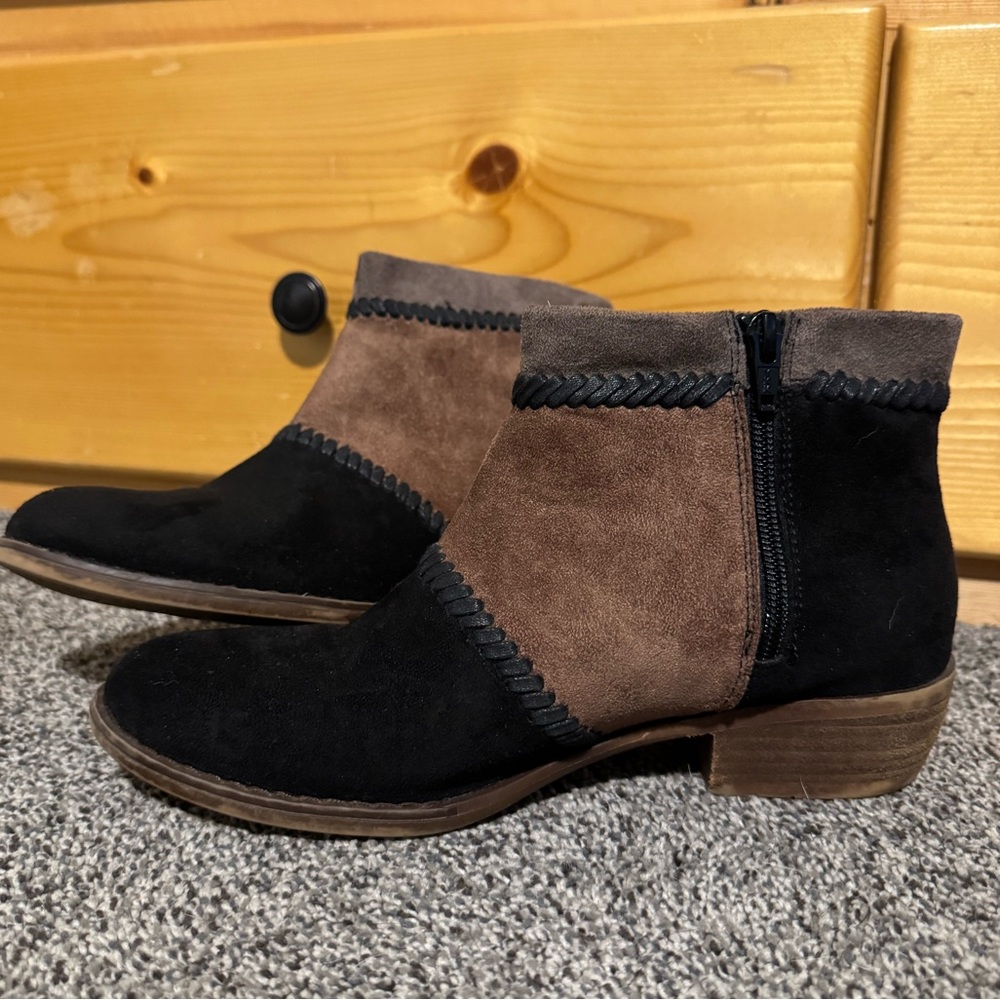Roxy Devlin Black/Brown Patchwork Booties 8.5